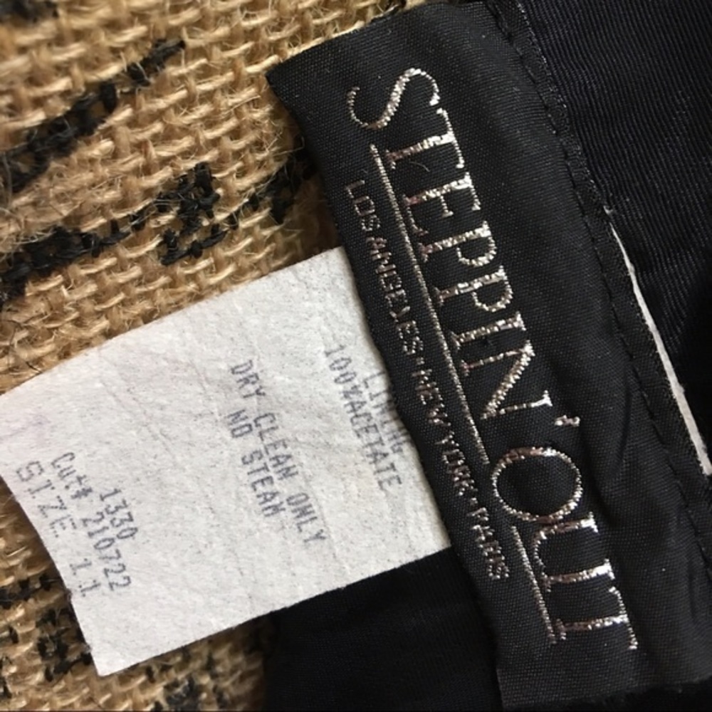 Perfect Lil Black Dress, SZ 11, Pearl Trim - Picture 4 of 4